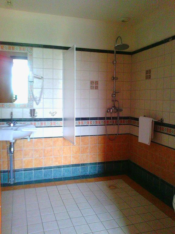 Hotel Chateau Sainte Marie Dompierre-sur-Charente Zimmer foto